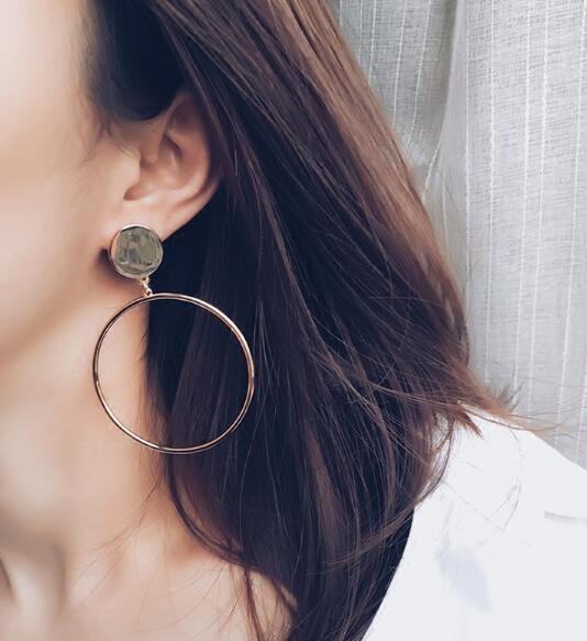 Simple Temperament Round Earrings